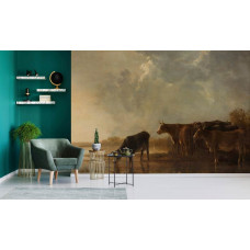 Fototapete mit einer idyllischen Flusslandschaft und grasenden Kühen, inspiriert von Aelbert Cuyps Meisterwerk, in einem stilvollen Wohnzimmer.