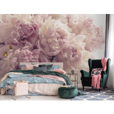 Eine Fototapete mit rosa Pfingstrosenblumen für das Schlafzimmer.