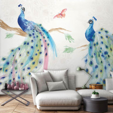 Fototapete mit detaillierten Pfauen in einem malerischen Stil. Diese Fototapete bringt einen einzigartigen und eleganten Look in ein Wohnzimmer.