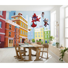 Fototapete mit Spidey und seinen Freunden an der Wand eines Kinderzimmers in einer großen Stadt.
