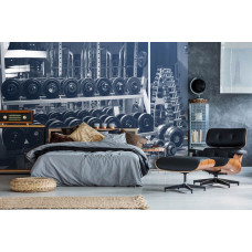 Eine Fototapete mit Gewichten und Hanteln in einer coolen Fitnessumgebung, besonders für ein Schlafzimmer.