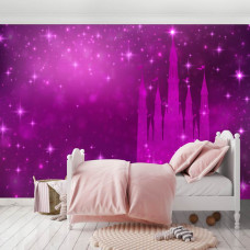 Eine Fototapete mit einer Prinzessin in einem Märchenschloss mit Sternen für das Spielzimmer.