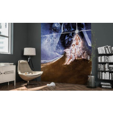 ein klassisches Star Wars-Poster, Version 2, als Fototapete, die in einem Wohnzimmer zu sehen ist.