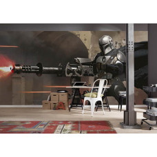 Eine Fototapete mit dem Mandalorian mit einem Blaster aus Star Wars, sichtbar in einem Spielzimmer.