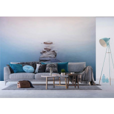 Ein Fototapet von einem Steinweg im Wasser in einem Wohnzimmer.