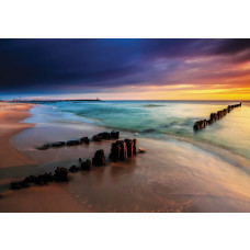 Sonnenuntergang am Strand, bunte Fototapete mit einem schönen Horizont und Meerblick.
