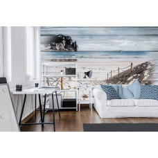 Eine Fototapete mit beruhigendem Meerblick und Holzplanken-Design in einem Schlafzimmer.