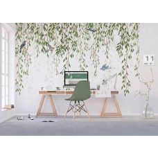 Eine Fototapete von Zweigen mit Blättern und Vögeln in einem Büro.