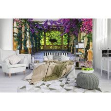 Eine Fototapete mit Blumen und einem Blick auf eine Terrasse, perfekt für ein Schlafzimmer.