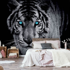 Fototapete mit einem Tiger in Schwarz-Weiß, perfekt für das Schlafzimmer.