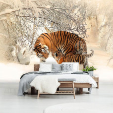 Eine Fototapete mit Tigern im Schnee, umgeben von Urwäldern in Russland, ideal für ein ruhiges Schlafzimmer.