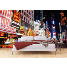 Eine Fototapete von Times Square in Broadway, Manhattan, New York in einem Schlafzimmer.