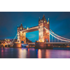 Eine detaillierte Darstellung der Tower Bridge in London, die in dieser Fototapete zu sehen ist.