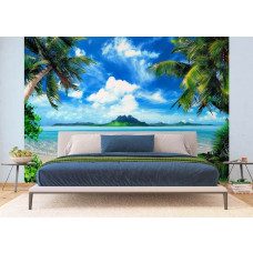 Eine Fototapete eines tropischen Traums mit Strand, Meer und Palmen in einem Schlafzimmer.