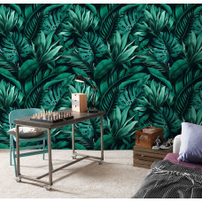 Eine Fototapete mit botanischen Dschungelblättern in einem tropischen Thema, perfekt für ein Wohnzimmer.