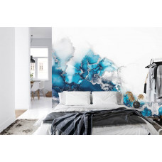 Eine Fototapete aus türkisem Marmor in abstrakten Grün- und Blautönen für ein Schlafzimmer.