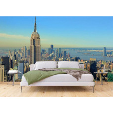 Eine Fototapete mit der Ansicht von Manhattan, New York mit Vliestapete in einem Schlafzimmer.