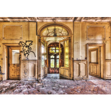 Städtische Fototapete eines alten Industriegebäudes, roh und verwittert.