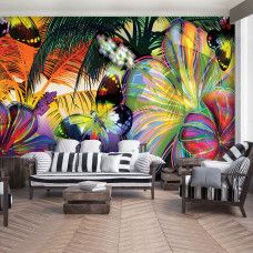 Eine Fototapete mit einem bunten Schmetterling und abstrakter Blumenkunst, sichtbar in einem Wohnzimmer.