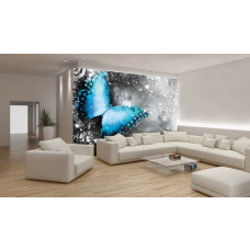Eine Fototapete von einem magischen Schmetterling in einem künstlerischen Gemälde im Wohnzimmer.
