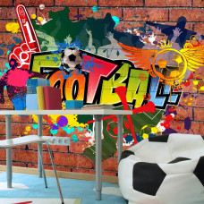 Eine Graffiti-inspirierte Fototapete mit Fußball und Street Art in einem farbenfrohen Design.