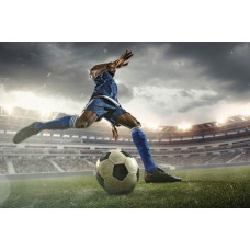 Fototapete eines Fußballers, der aktiv in einem großen Stadion spielt, aufgenommen in einem entscheidenden Moment des Spiels.