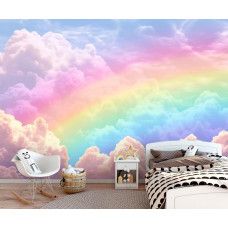 Fotobehang met een kleurrijke regenboog en roze wolken in een speelse jongenskamer.