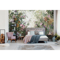 Eine Fototapete mit einem wilden Garten mit Blumen für das Schlafzimmer.