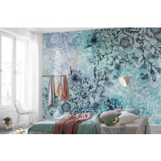 Eine abstrakte Fototapete mit Windblumen, die einen lebendigen und verspielten Look hat. Dieses Design bringt eine frische und farbenfrohe Atmosphäre in das Schlafzimmer.