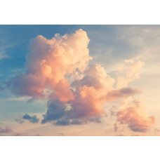 Fototapete mit luftigen Wolken vor einem klaren blauen Himmel, die eine ruhige und entspannende Atmosphäre schaffen.