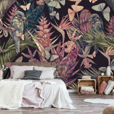 Eine Fototapete mit einem Sommergarten voller Schmetterlinge und Vögel, ideal für das Schlafzimmer.