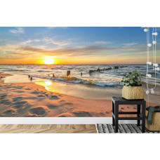 Ein Fototapete mit einem warmen Sonnenuntergang über dem Meer, ideal für eine Küche.