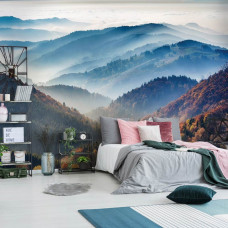Ein Fototapete mit dem Schwarzwald, mit sanften Bergen und einer friedlichen Natur, perfekt für ein Schlafzimmer.