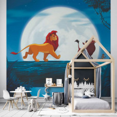 Eine Fototapete von Disneys König der Löwen mit Simba im Dschungel.