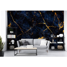 Eine Vliestapete mit grünen und goldenen Marmormustern im modernen Industriedesign, ideal für ein Büro.