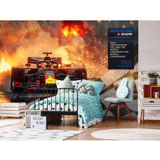 Fototapete von Max Verstappen in einem Kinderzimmer, der in seinem Formel-1-Auto durch die Flammen über die Ziellinie fährt und zum Weltmeister gekrönt wird.