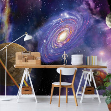 Eine Fototapete mit Universum und Planeten für ein Weltraumthema im Spielzimmer.