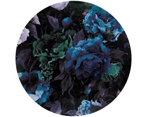 Vintage schilderij met verfijnde bloemmotieven in gedempte kleuren, afgebeeld op een behangcirkel.