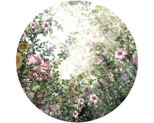 Wildernis met kleurrijke bloemen en planten, weergegeven op een natuurlijke behangcirkel.