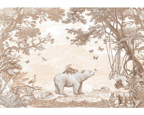 Waldtiertapete in Terrakotta-Farben mit einem Bären und anderen Waldtieren in einer Waldlandschaft.