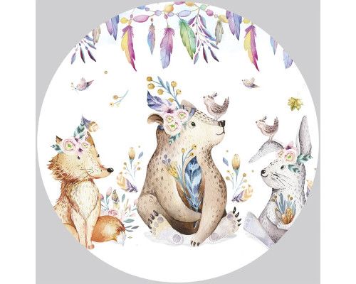 Bosdieren zoals een eekhoorn en konijn op een behangcirkel voor kinderen met een natuurliefde.