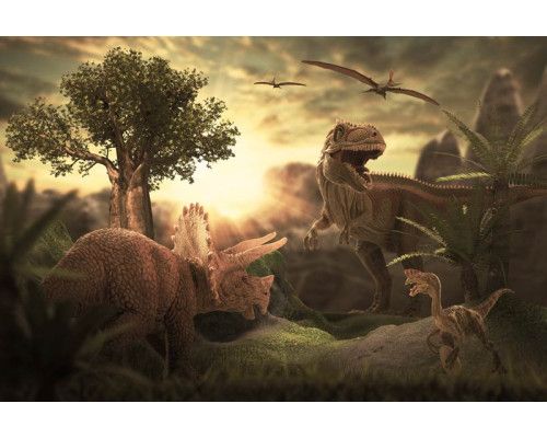 Fototapete mit Dinosauriern, die sich durch einen dichten Dschungel bewegen, umgeben von üppigen Pflanzen und Bäumen.