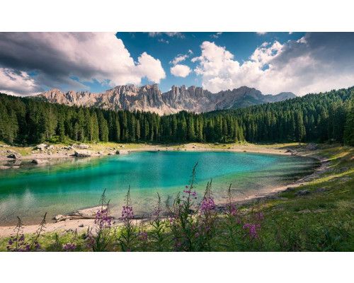 Dolomiten Edelstein Landschaft Fototapete, perfekt für Bergfreunde.