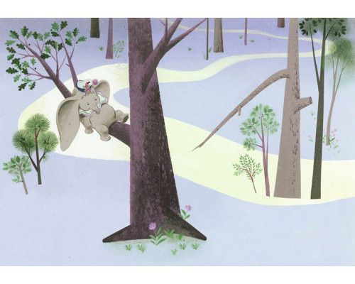 Dombo Sleeps in the Tree Fototapete zeigt Dombo friedlich schlafend auf einem großen Ast, während die Sterne am Himmel leuchten.