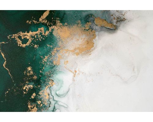 Fototapete aus grünem Marmor mit goldenen Akzenten, künstlerisch dargestellt in einem abstrakten und industriellen Stil.