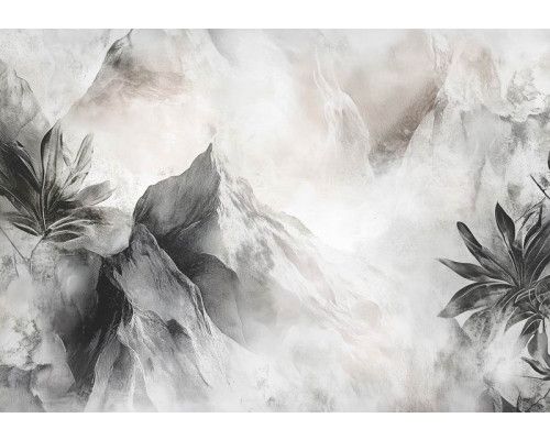 Fotobehang met een mistig berglandschap op de achtergrond en tropische bladeren op de voorgrond.