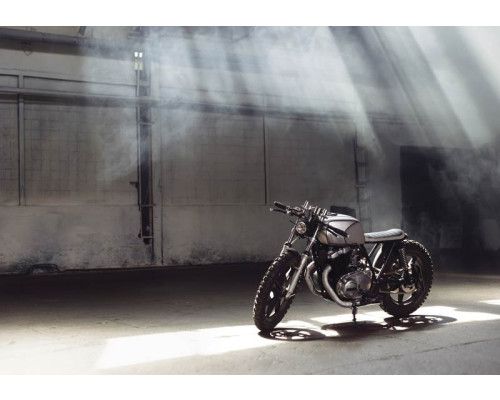 Robustes Motorrad auf Fototapete, kraftvolles und robustes Design.