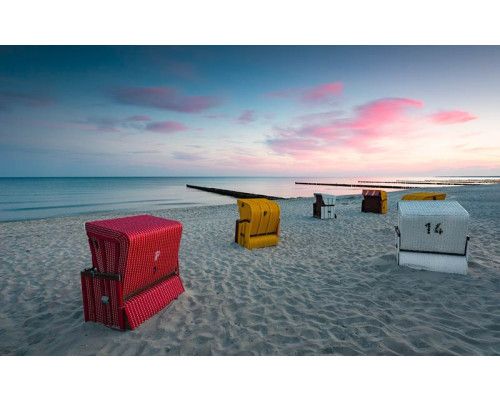 Ostsee-Traumlandschaft mit Meer und Strand, perfekt für eine heitere Atmosphäre.