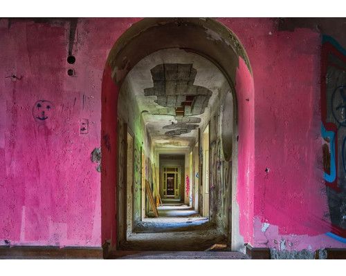 Fototapete eines alten Flurs mit 3D-Effekt, urban und verwittert.