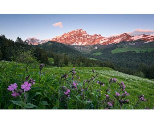 Die malerische Schweiz mit ihren Bergen und atemberaubenden Landschaften.